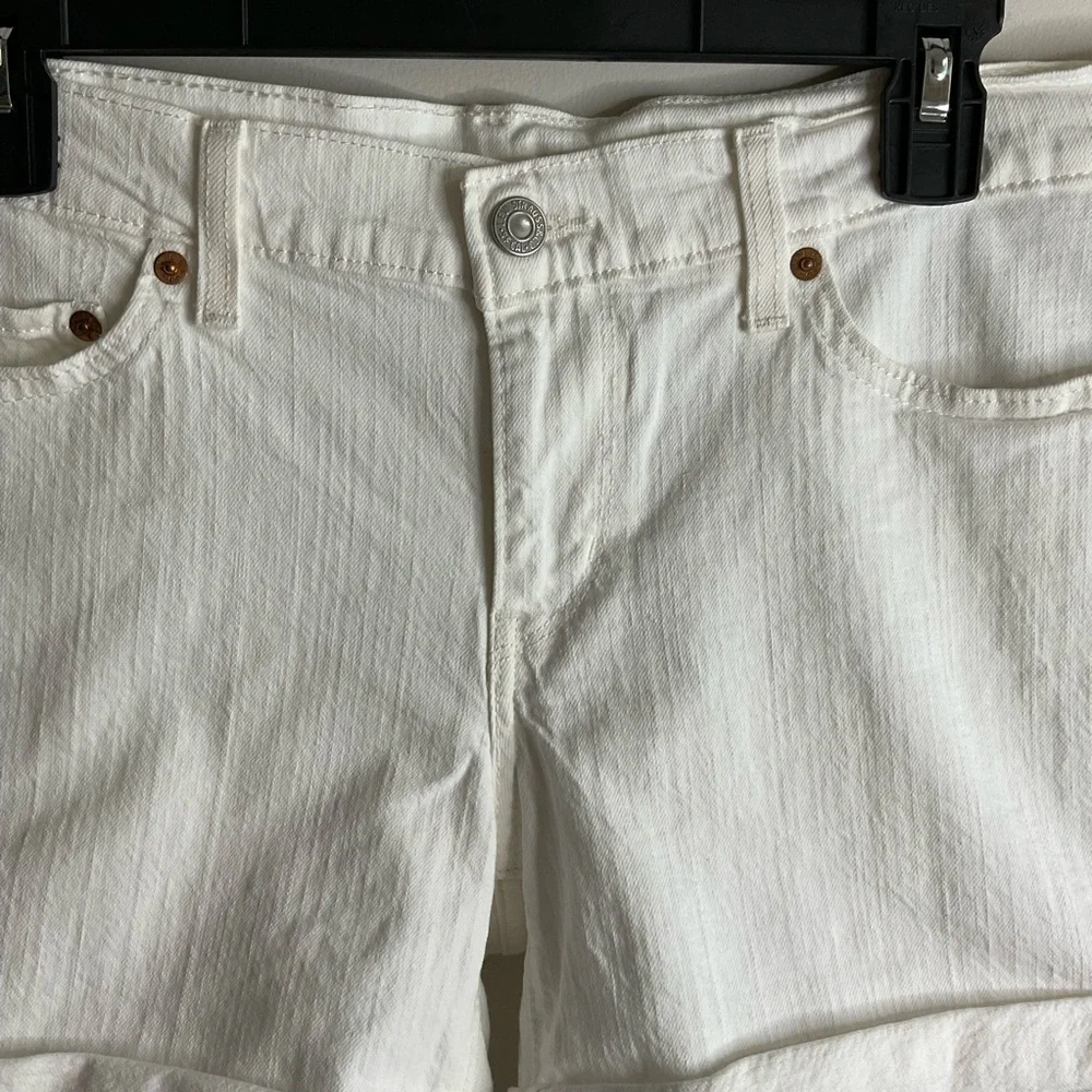 Levis levi’s white